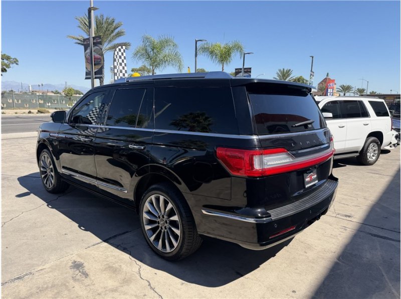Used 2019 Lincoln Navigator Select RWD image 12