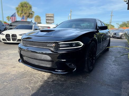 Used 2017 Dodge Charger R/T Scat Pack w/ Dynamics Package RWD image 6