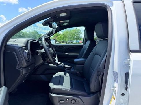 Certified 2025 Chevrolet Colorado Trail Boss AWD/4WD image 7