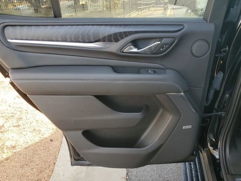 Used 2022 GMC Yukon Denali w/ Denali Premium Package image 17