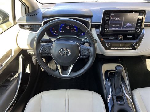 Used 2021 Toyota Corolla XLE image 17
