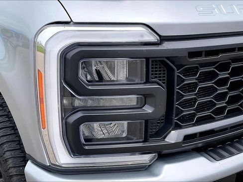 Used 2023 Ford F250 Lariat w/ Sport Appearance Package AWD/4WD image 36