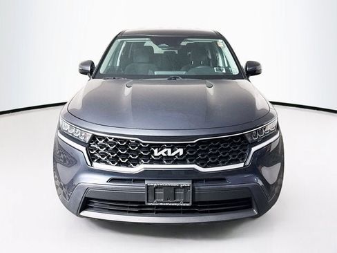 Certified 2023 Kia Sorento LX AWD/4WD image 2