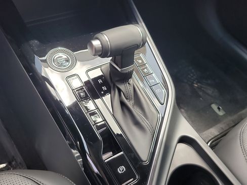New 2025 Kia Niro SX image 32