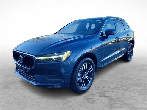 Used 2021 Volvo XC60 T5 Momentum w/ Advanced Package image 3