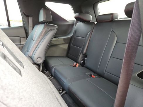 New 2026 Chevrolet Traverse RS image 19