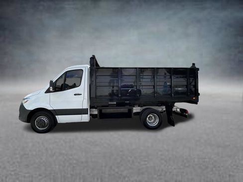 Used 2021 Mercedes-Benz Sprinter 4500 image 4