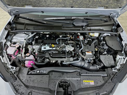 Used 2025 Toyota Prius LE image 32