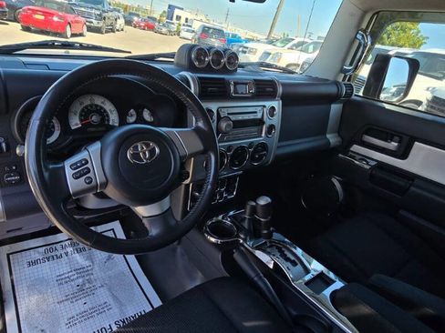 Used 2007 Toyota FJ Cruiser 4WD image 8