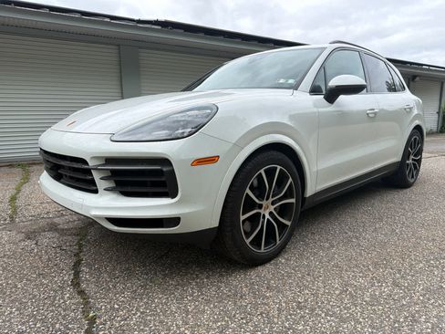 Certified 2023 Porsche Cayenne S AWD/4WD image 1