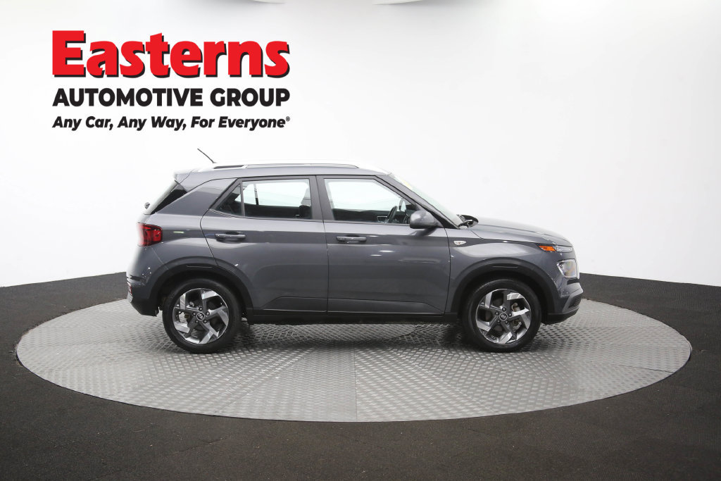 Used 2025 Hyundai Venue SEL FWD image 46