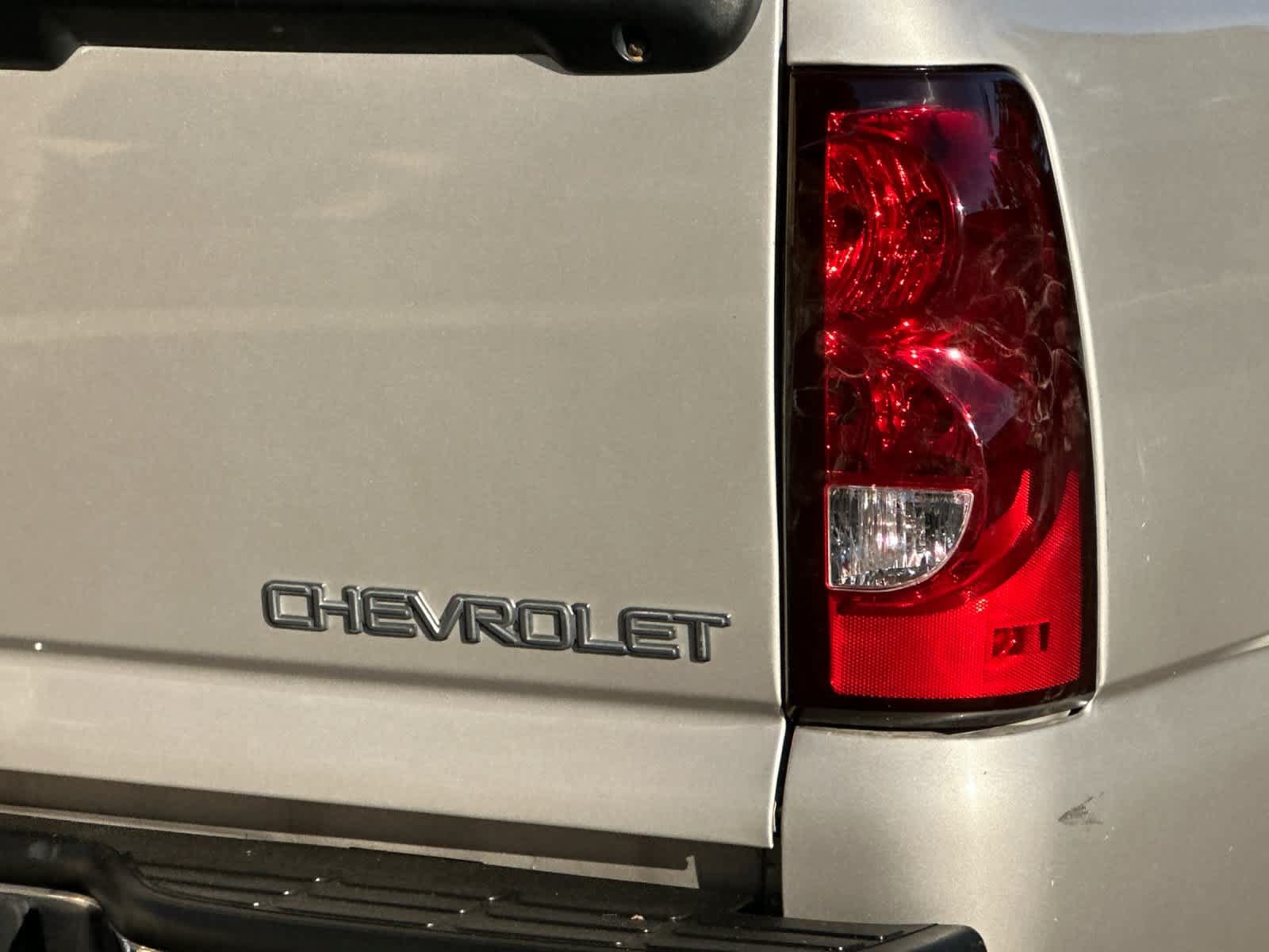 Used 2004 Chevrolet Silverado 2500 LT RWD image 24