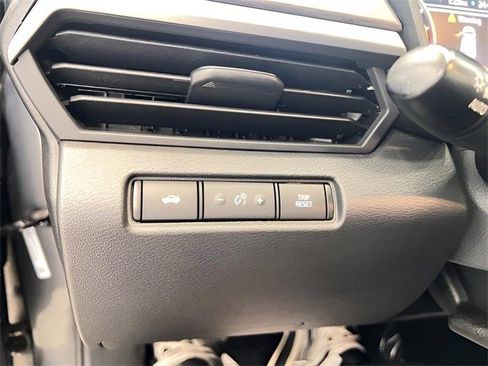 Used 2025 Nissan Altima 2.5 SV image 14