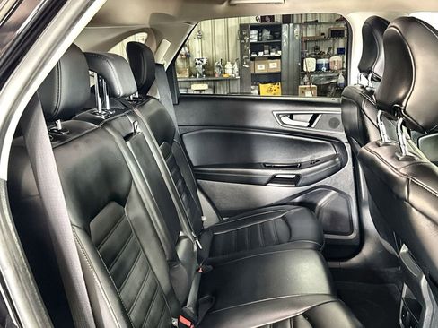 Used 2019 Ford Edge SEL w/ Equipment Group 201A FWD image 30