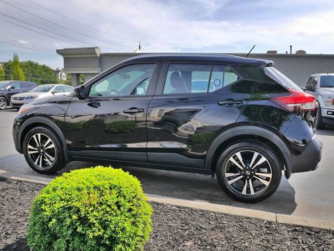 Used 2020 Nissan Kicks SV FWD image 4