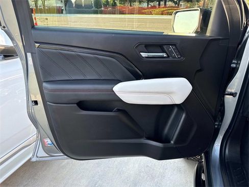 Used 2023 GMC Canyon AT4X image 19