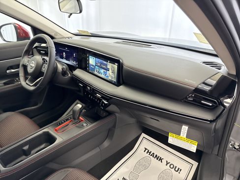 New 2025 Nissan Kicks SR w/ SR Premium Package image 16