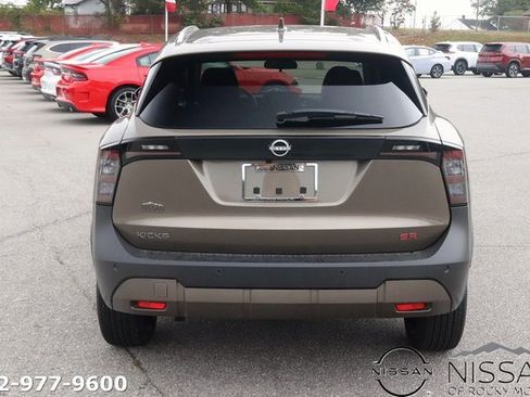 Certified 2025 Nissan Kicks SR image 6