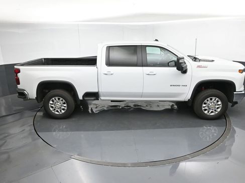 Used 2024 Chevrolet Silverado 2500 LT image 46
