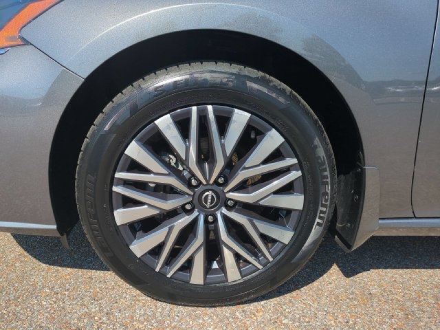 Used 2023 Nissan Altima 2.5 SV AWD/4WD image 12