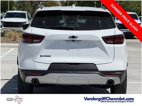 New 2026 Chevrolet Blazer LT w/ Convenience Package FWD image 5