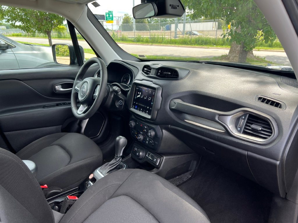 Used 2023 Jeep Renegade Latitude AWD/4WD image 44