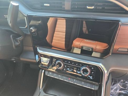 New 2026 GMC Sierra 2500 Denali Ultimate AWD/4WD image 13
