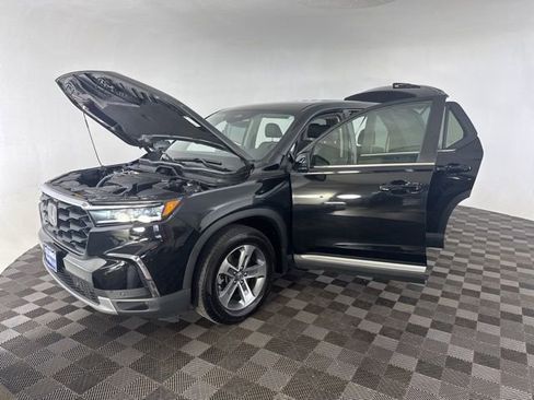 Used 2025 Honda Pilot EX-L image 12