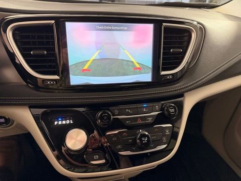 Used 2023 Chrysler Pacifica Touring-L w/ Road Tripper Package AWD/4WD image 23