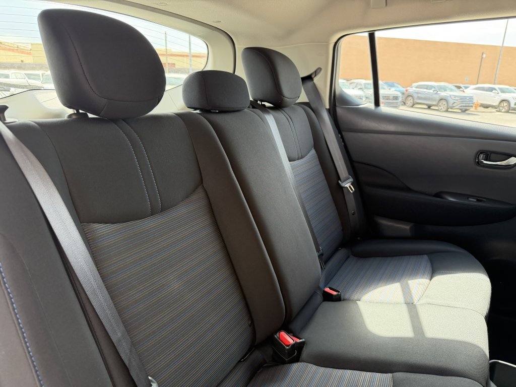 Used 2025 Nissan Leaf S FWD image 37