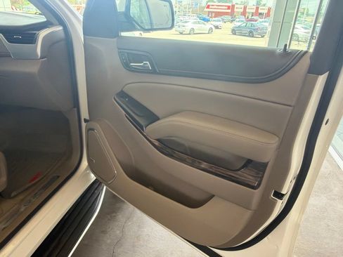 Used 2015 GMC Yukon SLT w/ Open Road Package AWD/4WD image 32