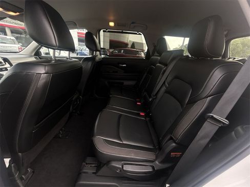Certified 2023 Nissan Pathfinder SL image 28
