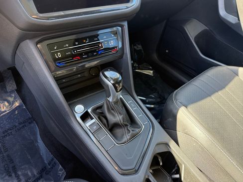 Used 2023 Volkswagen Tiguan SE w/ Panoramic Sunroof Package FWD image 13