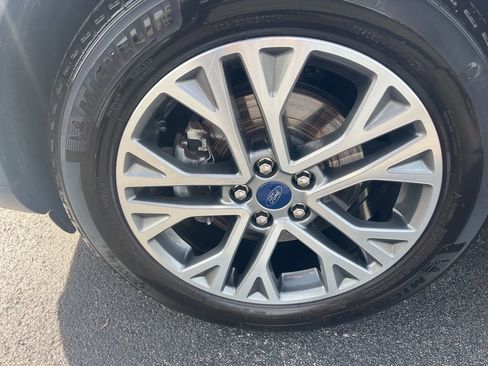 Used 2022 Ford Escape SEL w/ Technology Package image 9