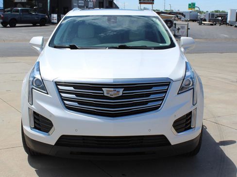 Used 2019 Cadillac XT5 Luxury AWD/4WD image 3