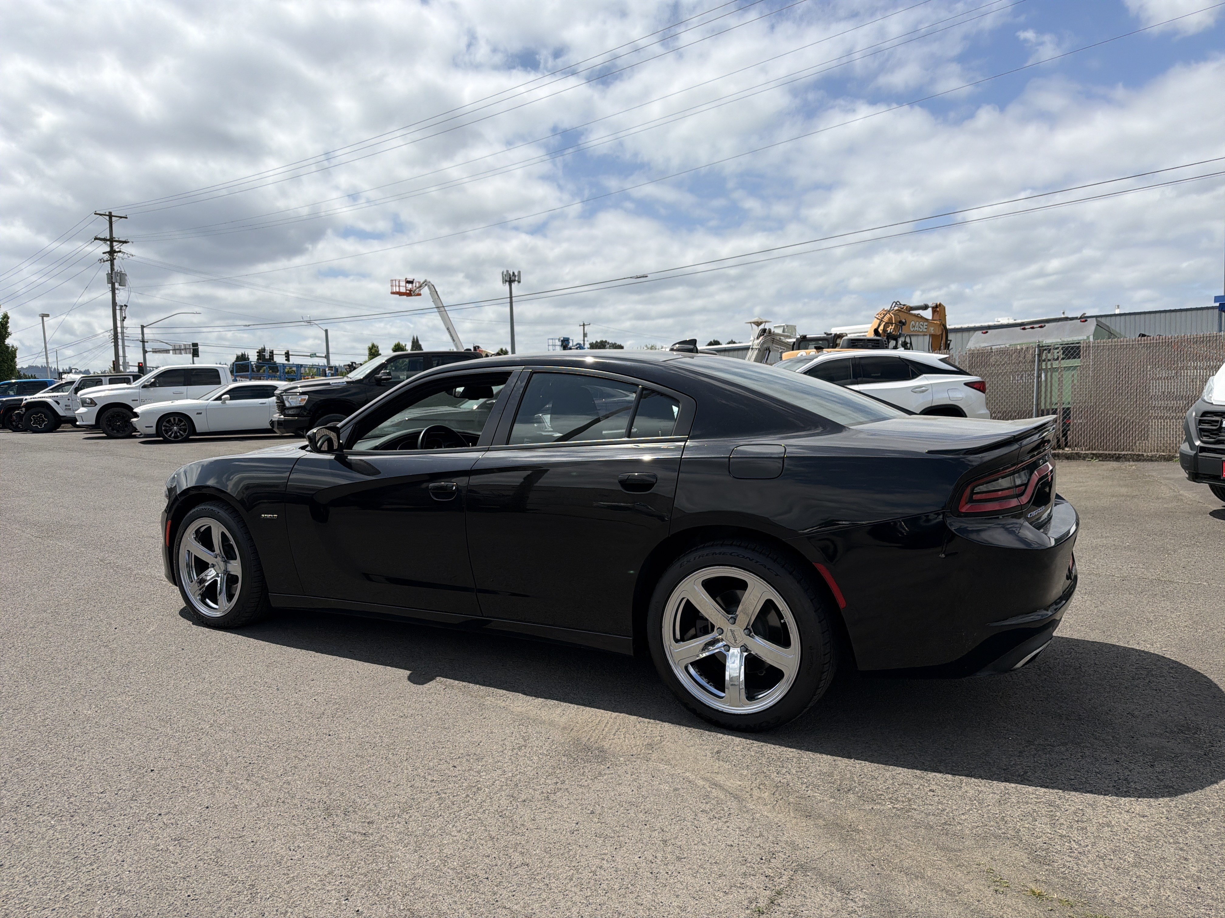 Used 2017 Dodge Charger R/T RWD image 3