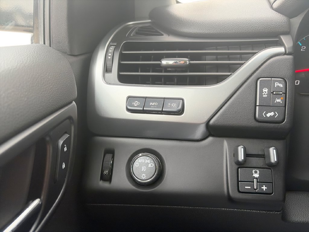 Used 2018 Chevrolet Tahoe Premier RWD image 18