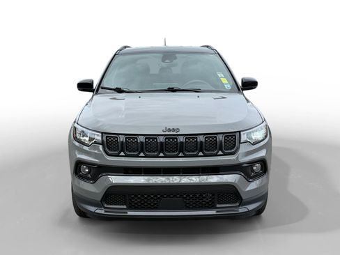Used 2023 Jeep Compass Limited image 8