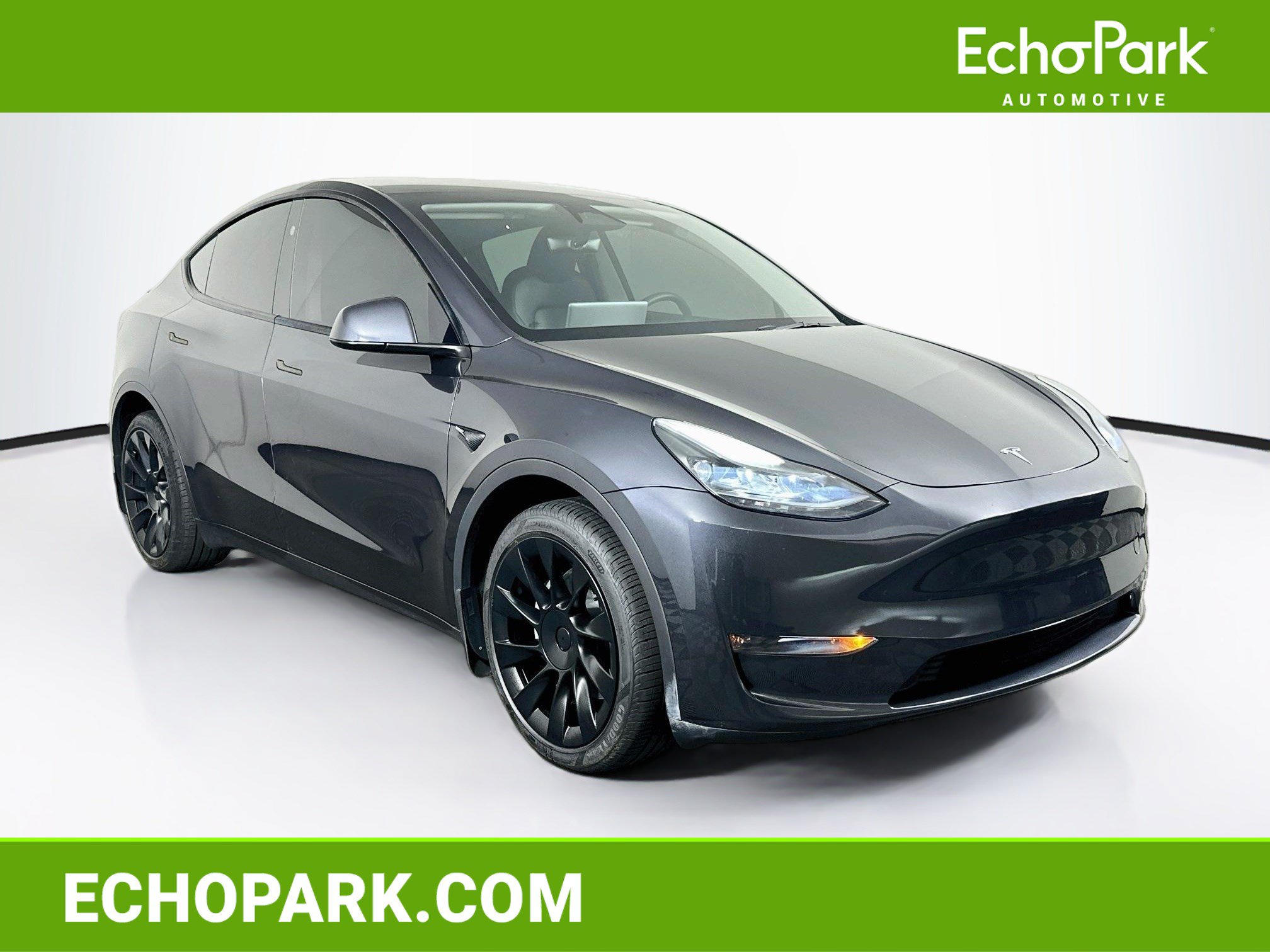 Used 2024 Tesla Model Y Long Range AWD/4WD image 1