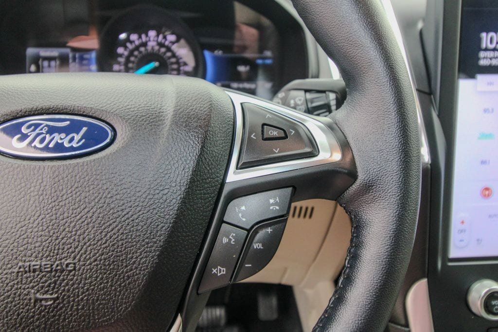 Used 2023 Ford Edge Titanium AWD/4WD image 20