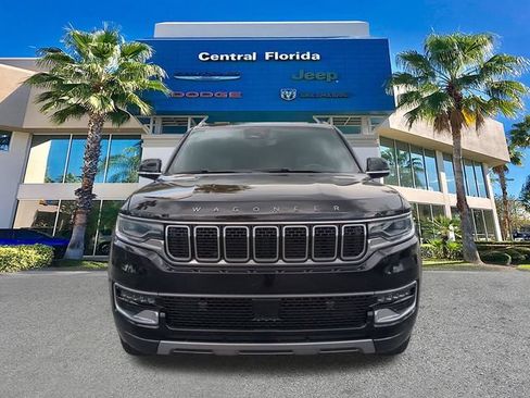 Used 2022 Jeep Wagoneer Series III w/ Premium Group I RWD image 3