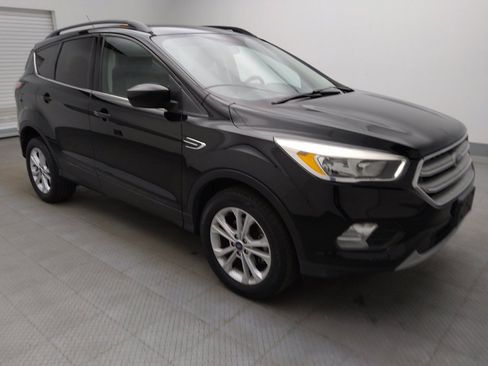 Used 2018 Ford Escape SE FWD image 11