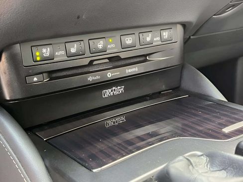 Used 2021 Lexus ES 300h w/ Luxury Package FWD image 23