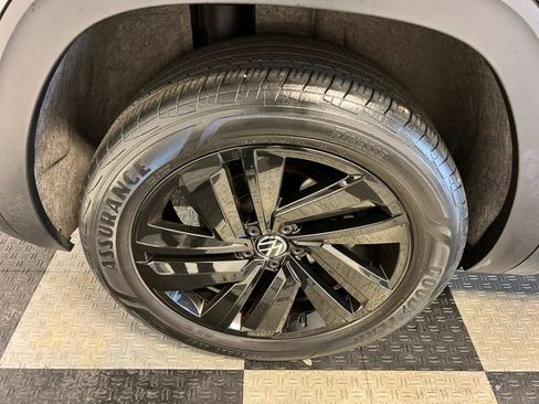 Certified 2023 Volkswagen Atlas Cross Sport SE w/ Black Wheel Package FWD image 15