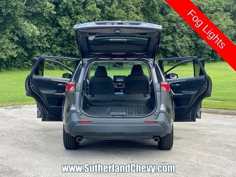 Used 2021 Toyota RAV4 XLE AWD/4WD image 39
