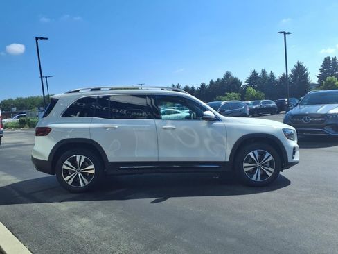 New 2025 Mercedes-Benz GLB 250 4MATIC image 7