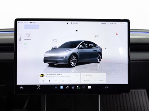 Used 2026 Tesla Model Y AWD image 32