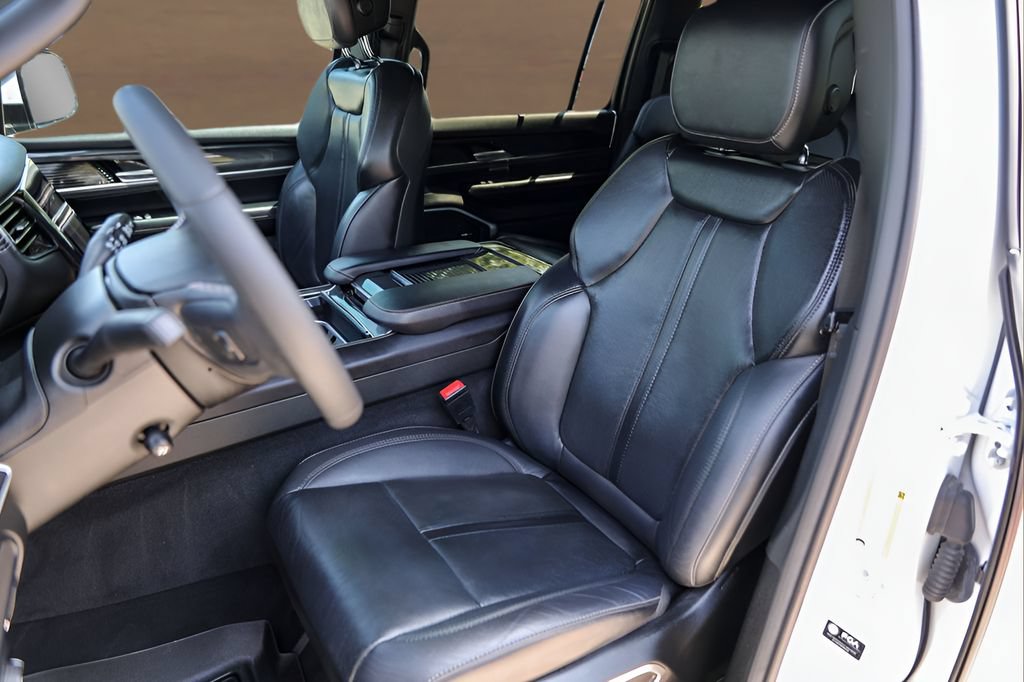 Used 2022 Jeep Wagoneer Series I w/ Convenience Group I RWD image 7