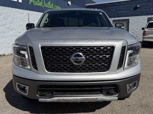 Used 2019 Nissan Titan PRO-4X image 10