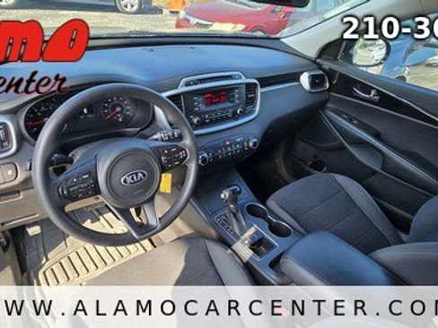 Used 2017 Kia Sorento L image 35